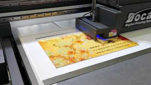  uv平板打印机用哪些墨水「uv平板打印机可以打印什么产品」